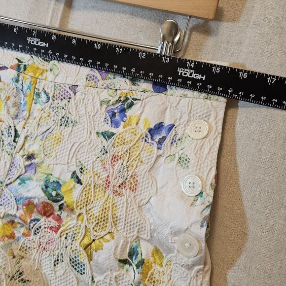 Elevenses Shorts Anthropologie 4 Catalonia Lace Floral Textured Button Side - Picture 5 of 16